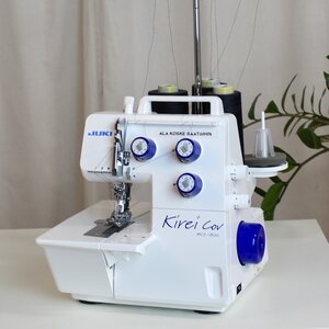 JUKI MCS-1800 -peitetikkikone + langat + neulat + kantinkääntäjä TOIMITUSAIKA 1-14vrk